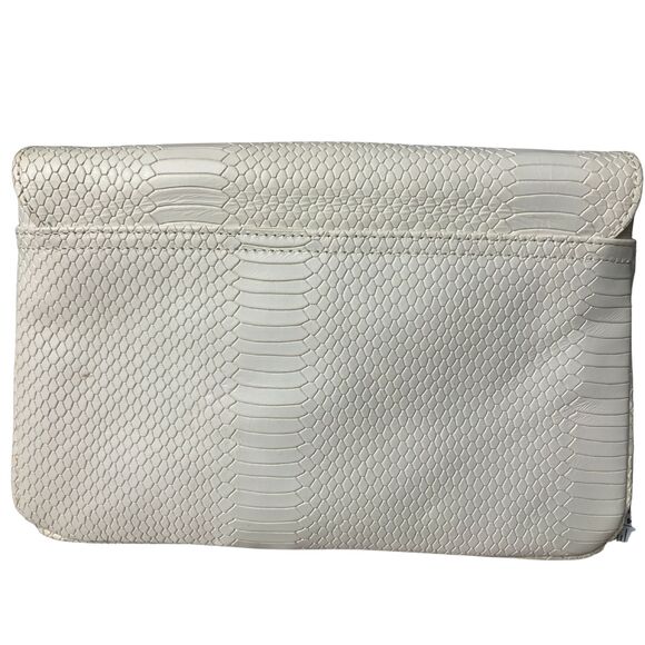 ELAINE TURNER Women Elaine Turner White Snake-Embossed Clutch Wristlet | Like a New